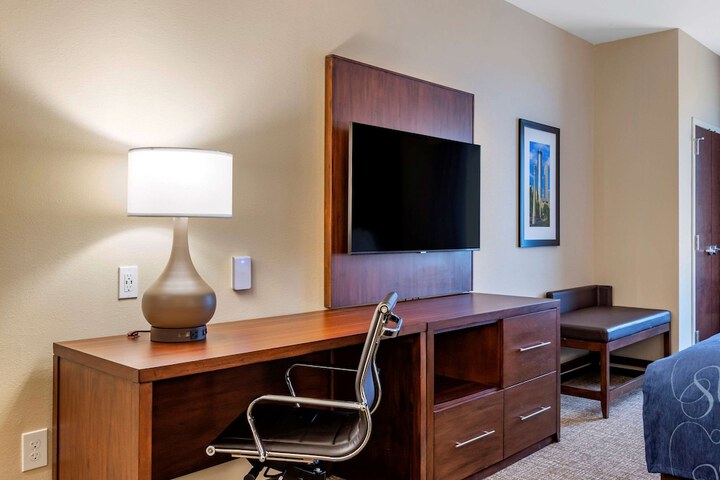 Comfort Suites Newnan