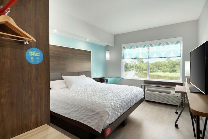 Room 19 of 65