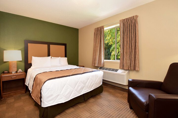 Extended Stay America Select Suites St. Louis Earth City