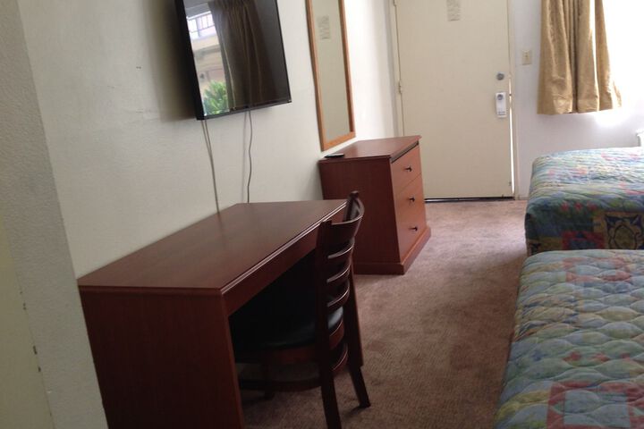 Room 17 of 31
