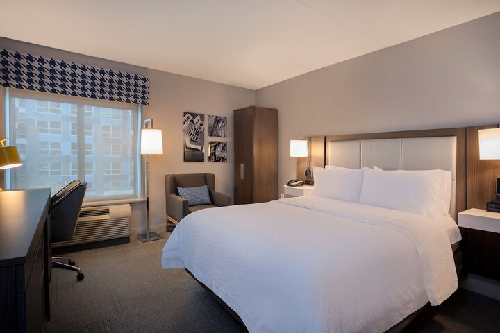 Room 9 of 27