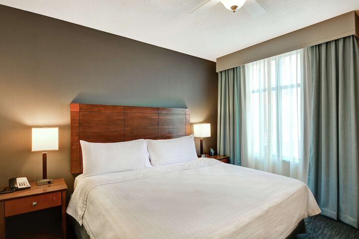 Room 21 of 49