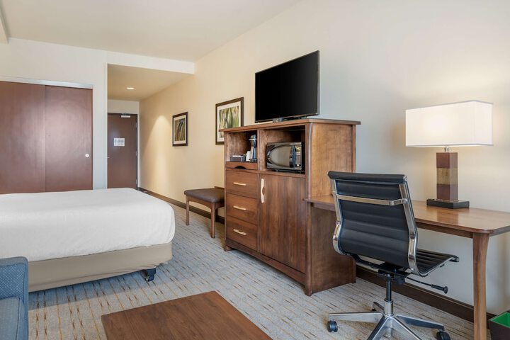 Best Western Premier Boulder Falls Inn