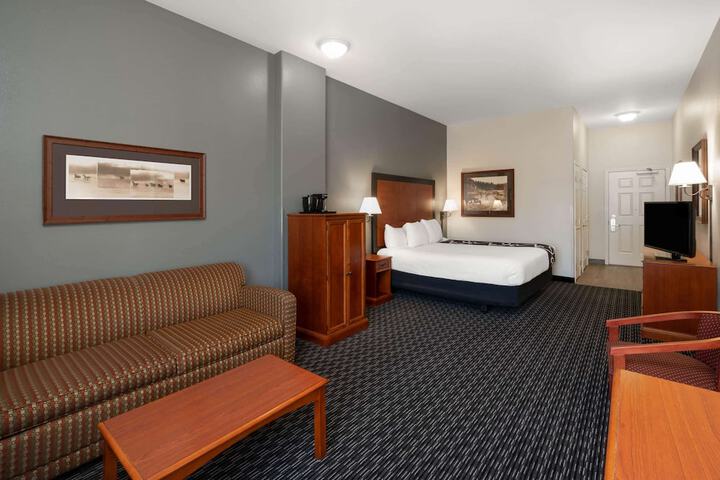 La Quinta Inn & Suites by Wyndham Rifle