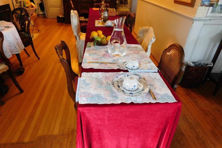 Dining 49 of 55
