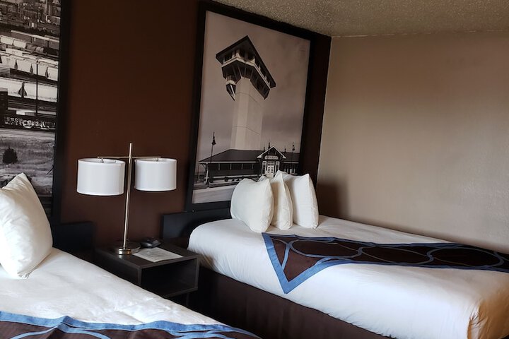 Room 32 of 51