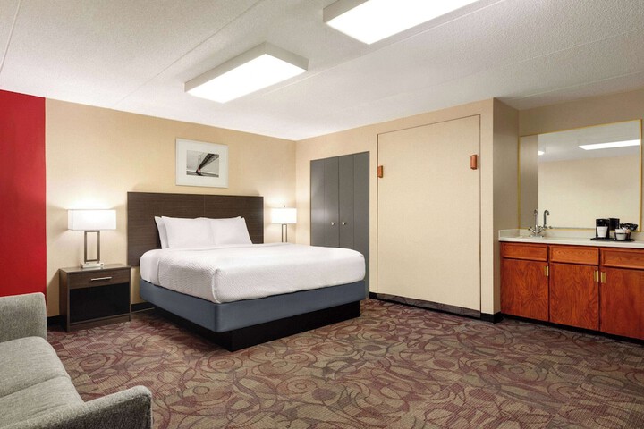 Room 36 of 65