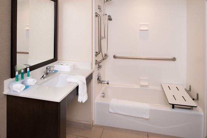 Holiday Inn Express & Suites Monroe by IHG