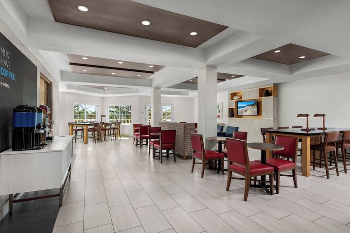Holiday Inn Express Hotel & Suites Marina - State Beach Area by IHG