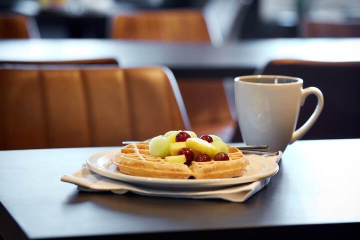 Breakfast/Coffee Service 72 of 72