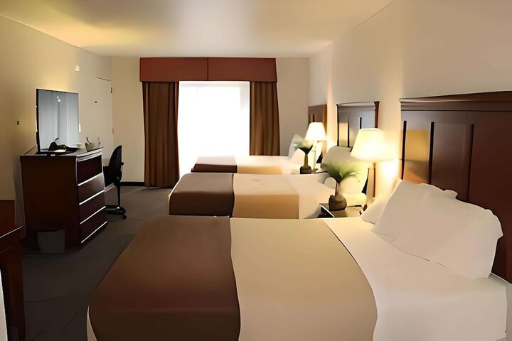 Room 11 of 27