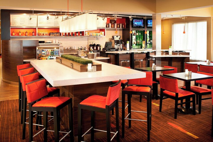 Courtyard by Marriott Toledo Airport Holland
