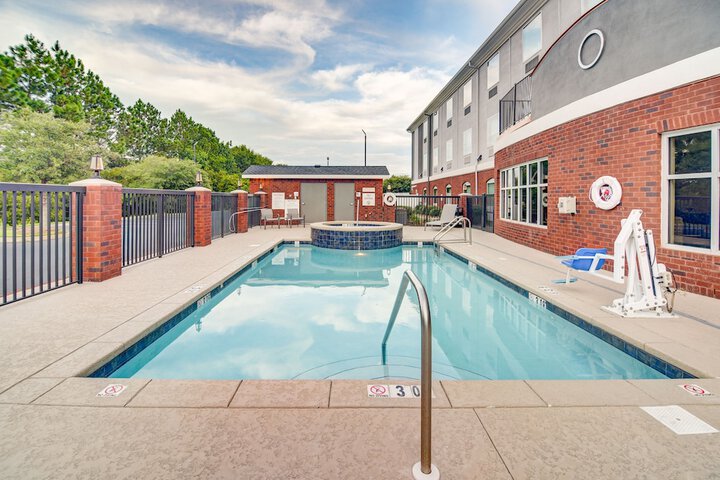Pool 11 of 86