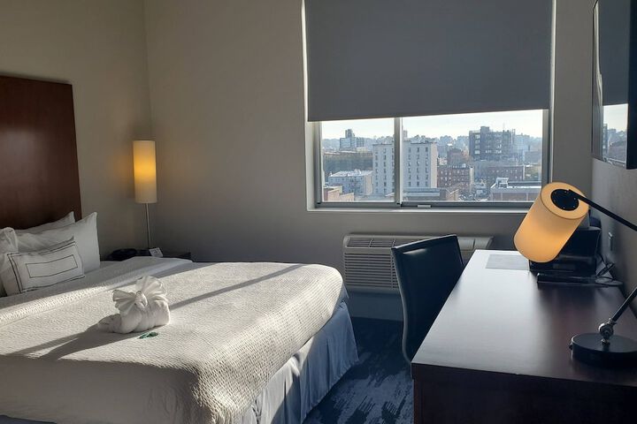 Room 34 of 61