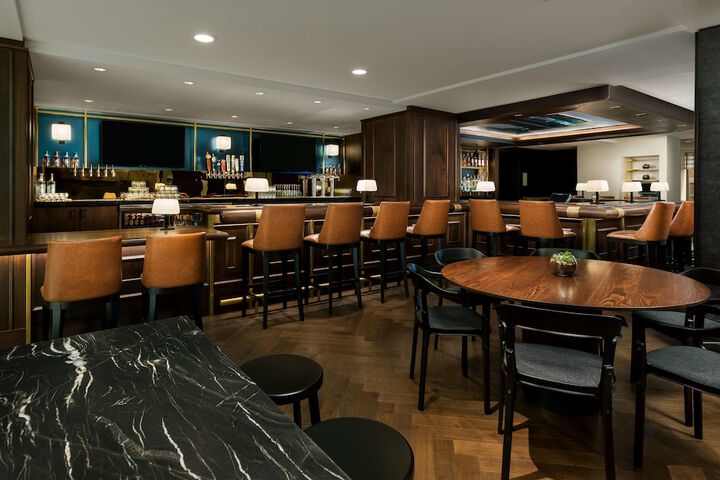 Lounge 100 of 115