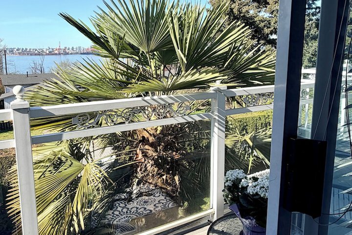 Ocean Breeze B & B