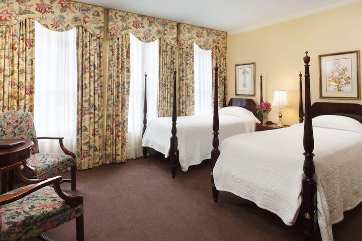Room 9 of 25