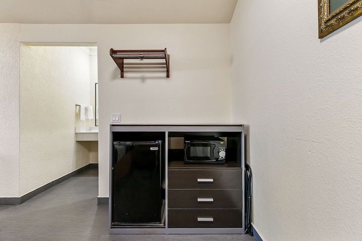 Room 52 of 79