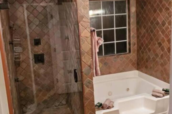 1Min to Percy Priest Lake 2 Masters Quiet Family Home