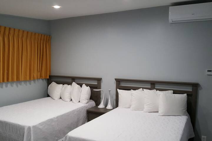 Room 32 of 69