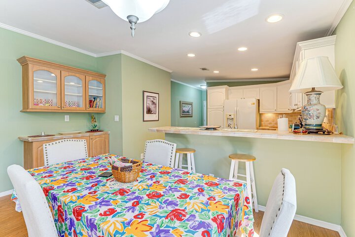 Swim Golf & Relax: Family Gem in North Fort Myers