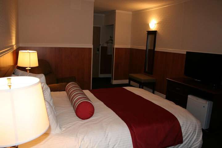 Room 27 of 47