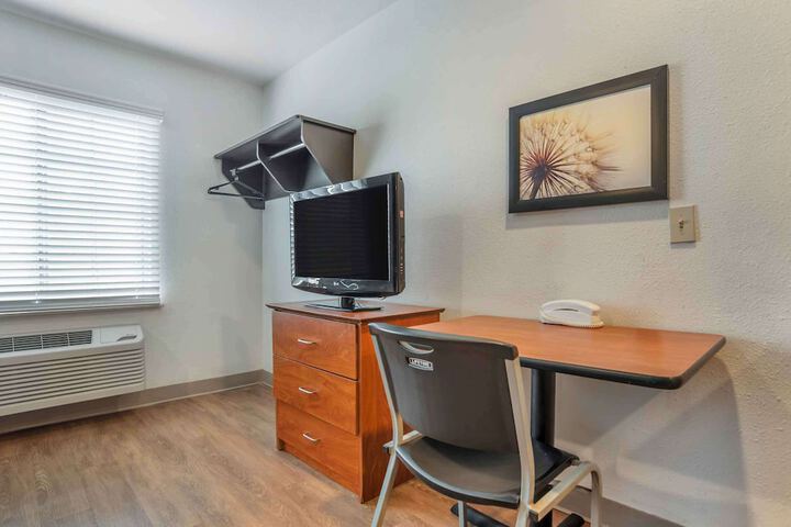 Room 11 of 23