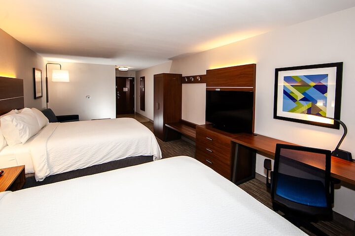 Room 32 of 42