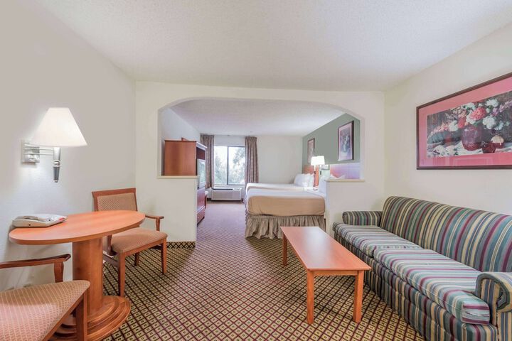 Room 7 of 30