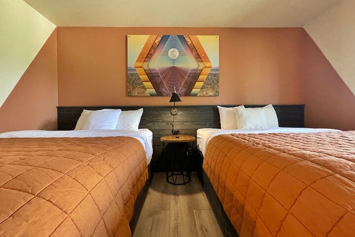Room 69 of 93