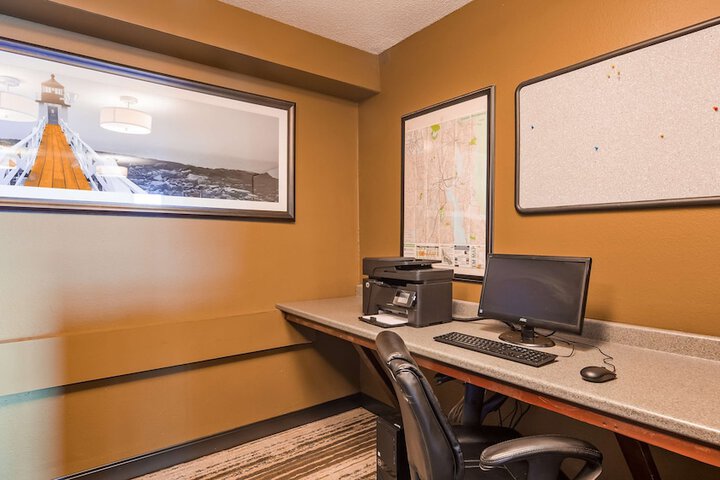Business Center 24 of 24
