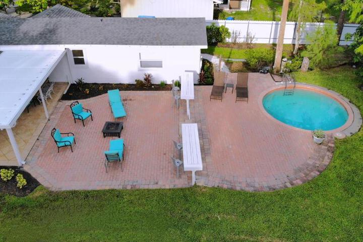 Cheerfull 4 / bed/ 3 Bath / pool / best Location