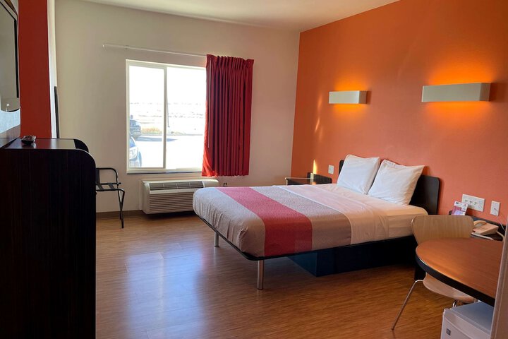 Room 30 of 32