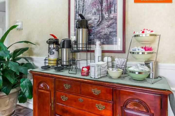 Breakfast/Coffee Service 41 of 44