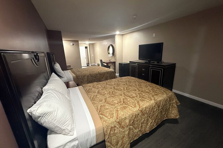 Room 15 of 18