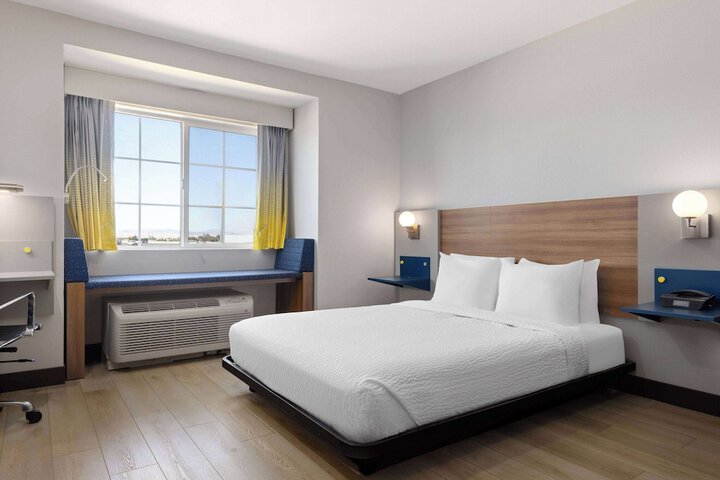 Microtel Inn & Suites by Wyndham Tracy