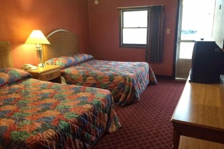 Room 12 of 26