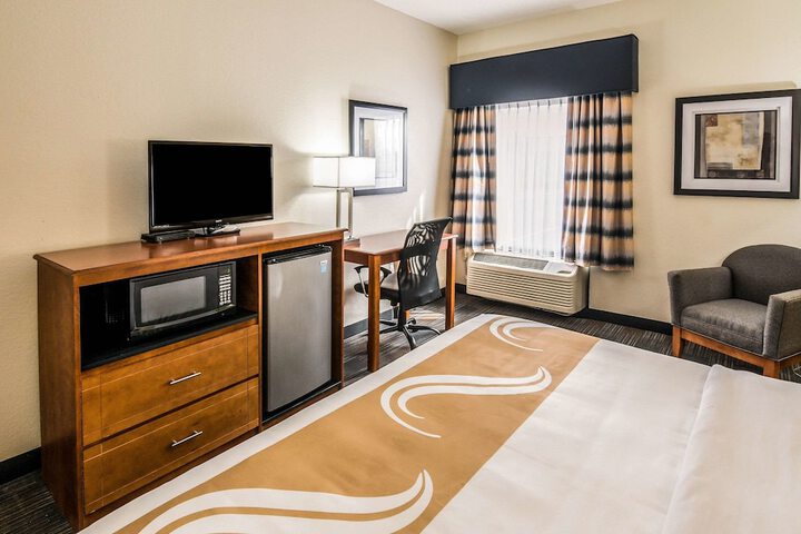 Room 16 of 44