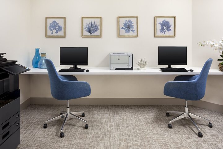 Business Center 25 of 26