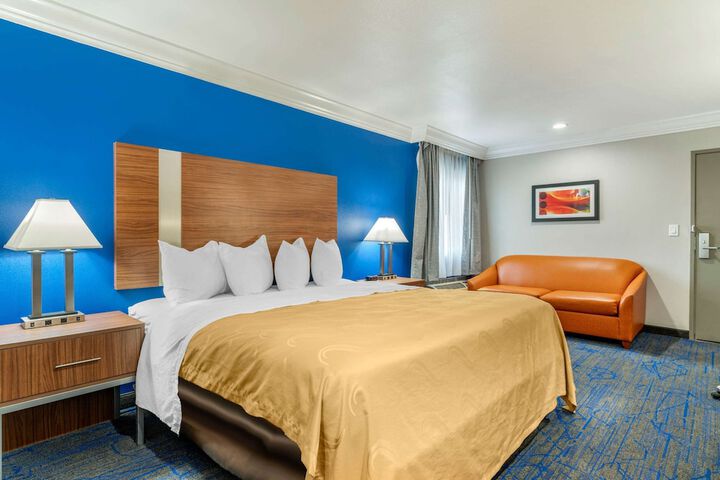 Room 8 of 36