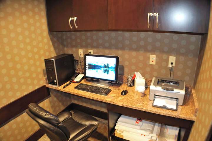 Business Center 52 of 54