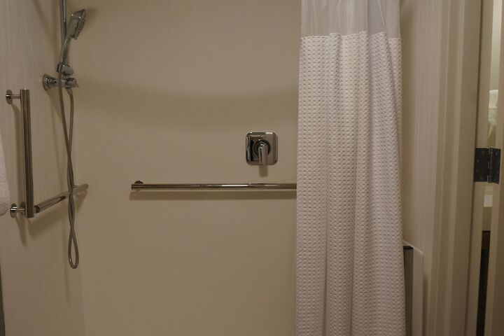 Room 36 of 100