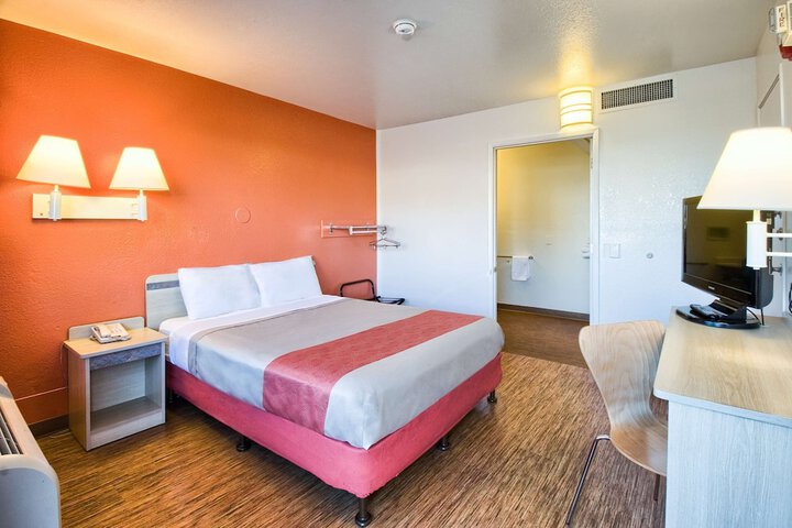 Room 40 of 42