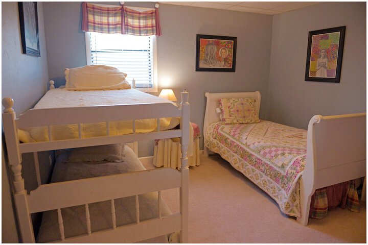 Room 120 of 399
