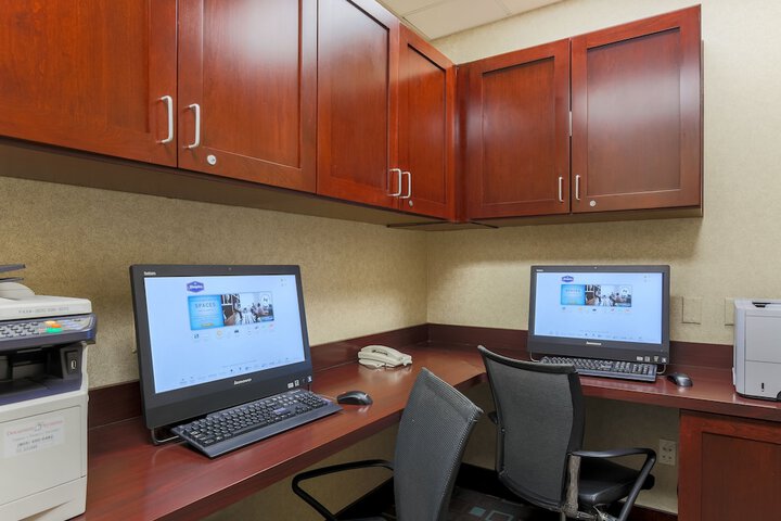 Business Center 40 of 41