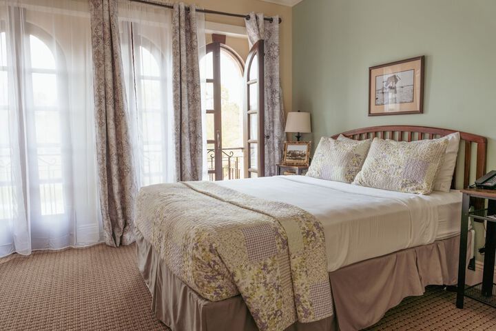 Room 44 of 80