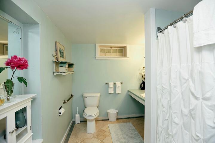 Room 71 of 275