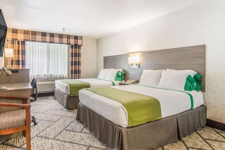 GuestHouse Inn & Suites Hotel Poulsbo