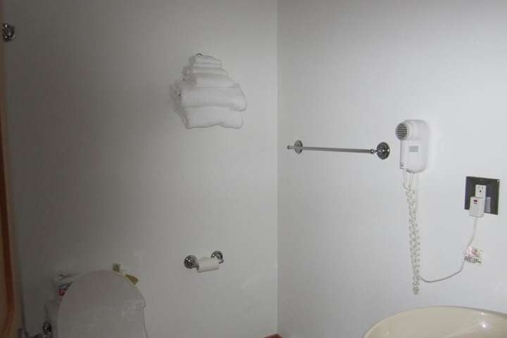 Room 18 of 37
