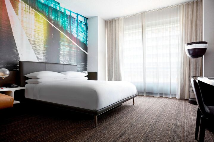 Room 32 of 86